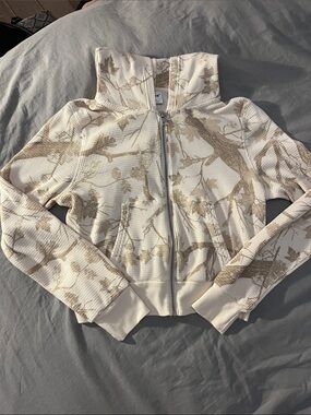 Camo Light Cream Zip sweater
